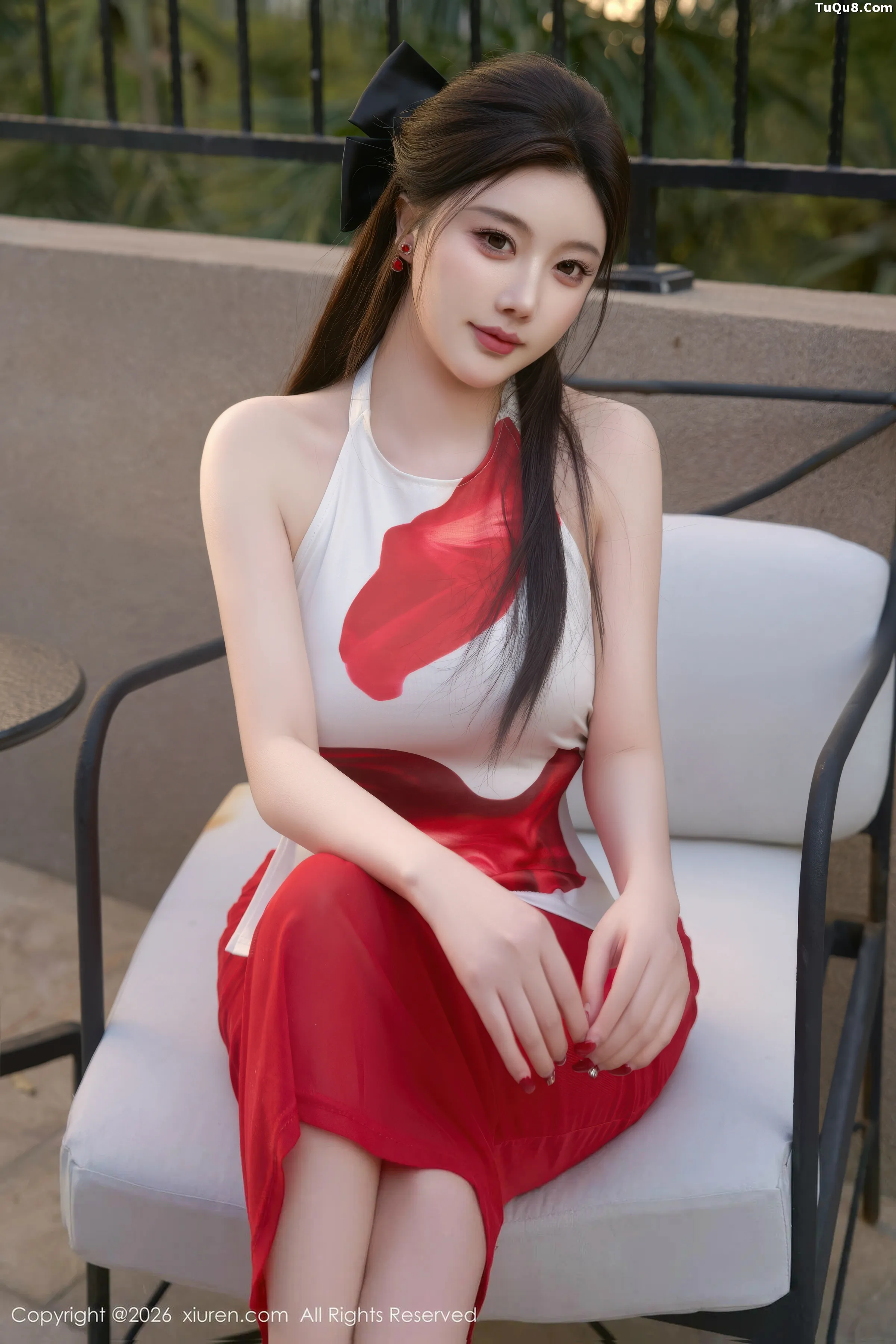 Yang Chenchen. Sexy Red Long Skirt + Black Bodysuit Showcasing Voluptuous Figure Hot Gorgeous Photoshoot 72P 2