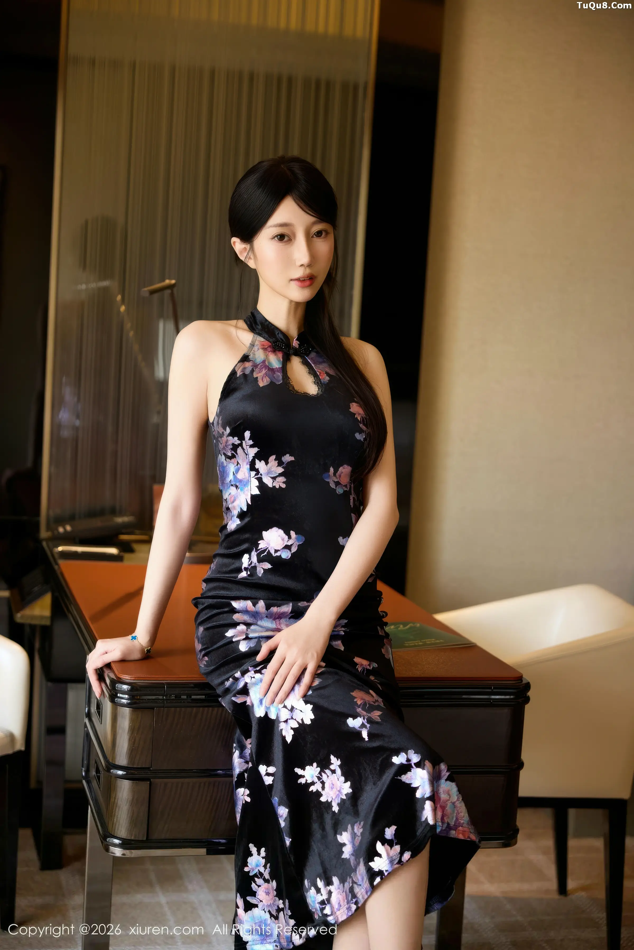 Yue'er Yue'er sexy dark qipao paired with nude stockings showing off graceful figure charming stunning photoset 76P 7