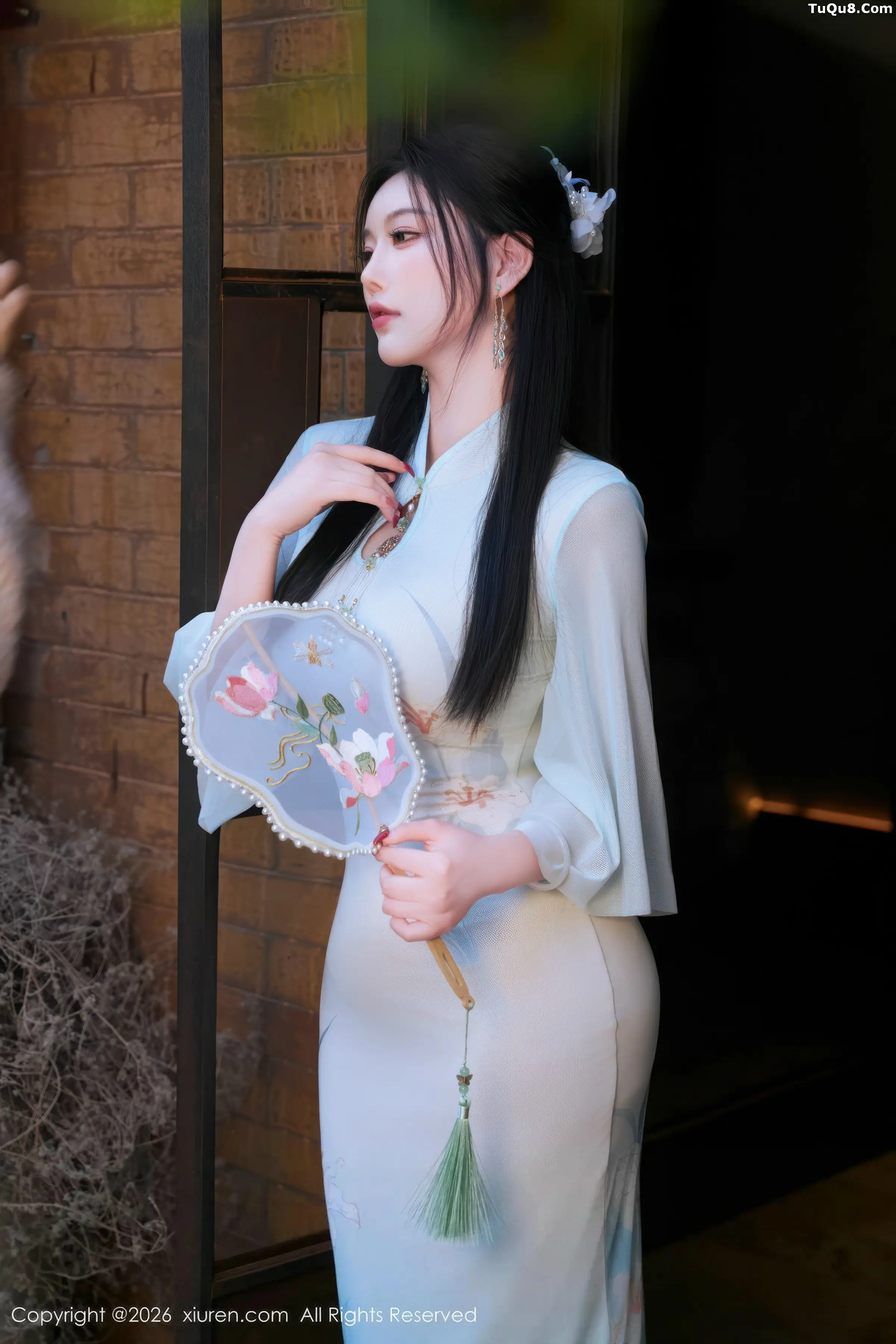 杨晨晨.性感蓝色古风服饰露粉色内衣秀丰腴身材迷人绝美写真72P 2