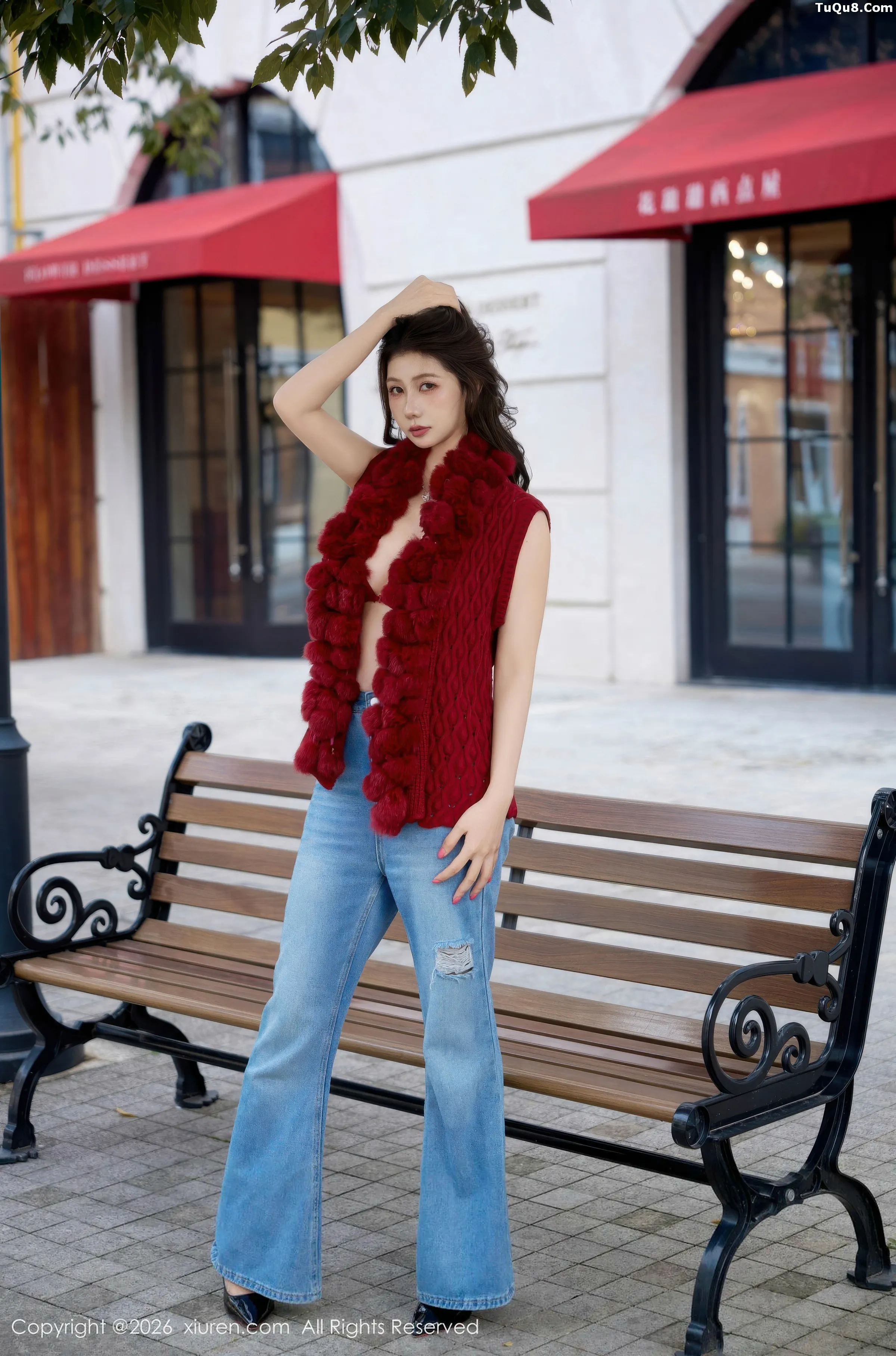 Yin Tiantian sexy red sweater paired with jeans showing red underwear, perfect figure, absolutely beautiful photos 76P 3