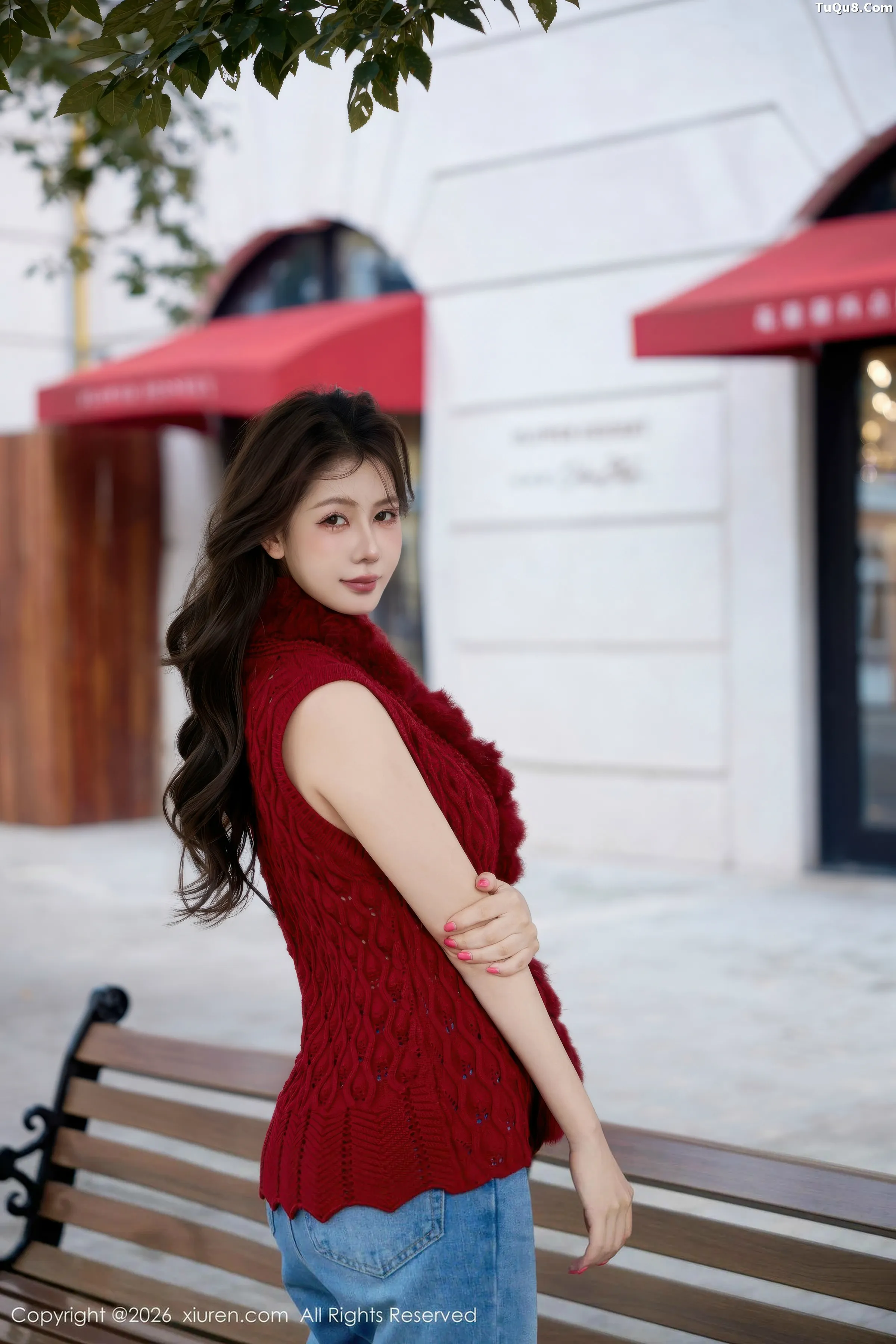 Yin Tiantian sexy red sweater paired with jeans showing red underwear, perfect figure, absolutely beautiful photos 76P 4