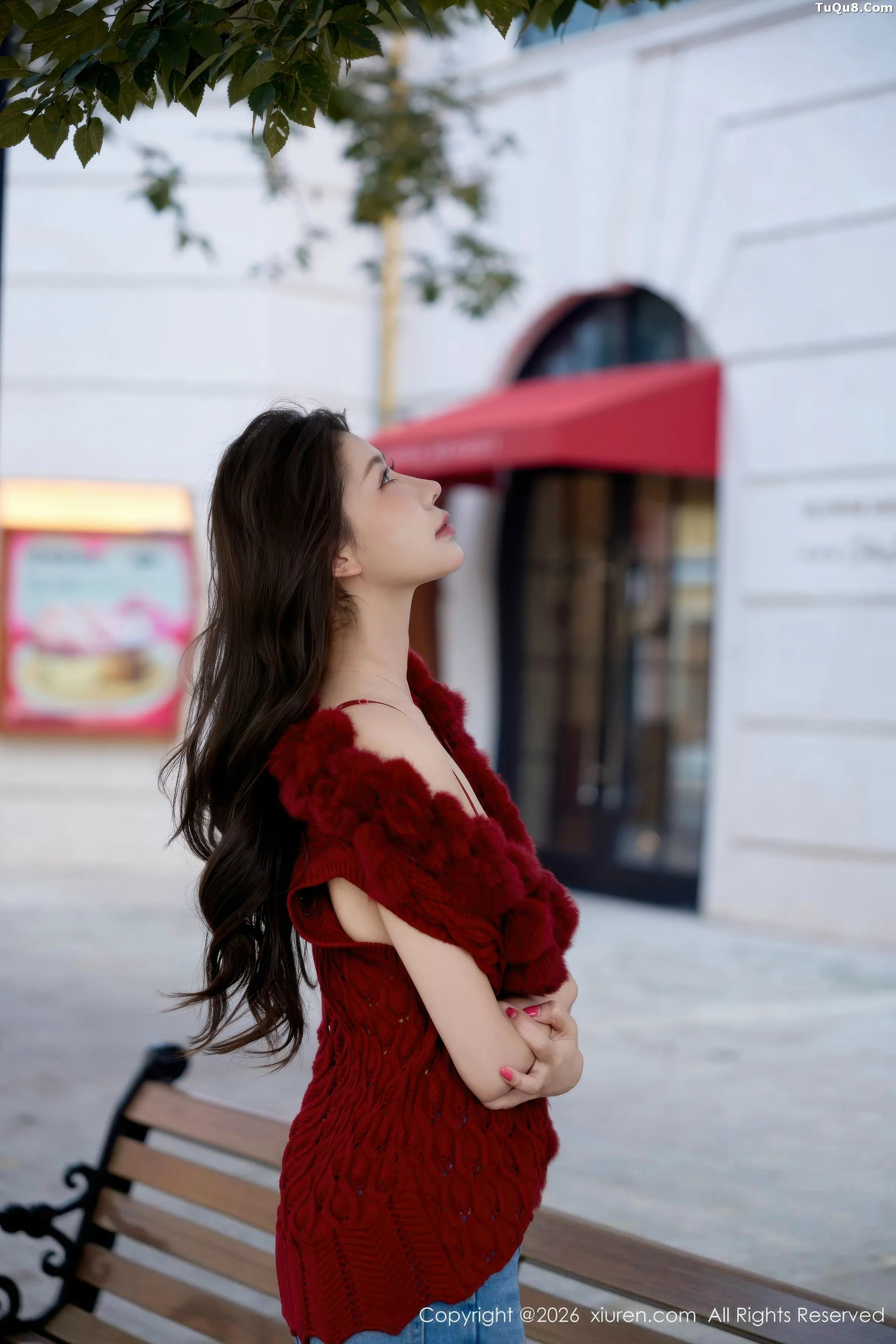 Yin Tiantian sexy red sweater paired with jeans showing red underwear, perfect figure, absolutely beautiful photos 76P 8
