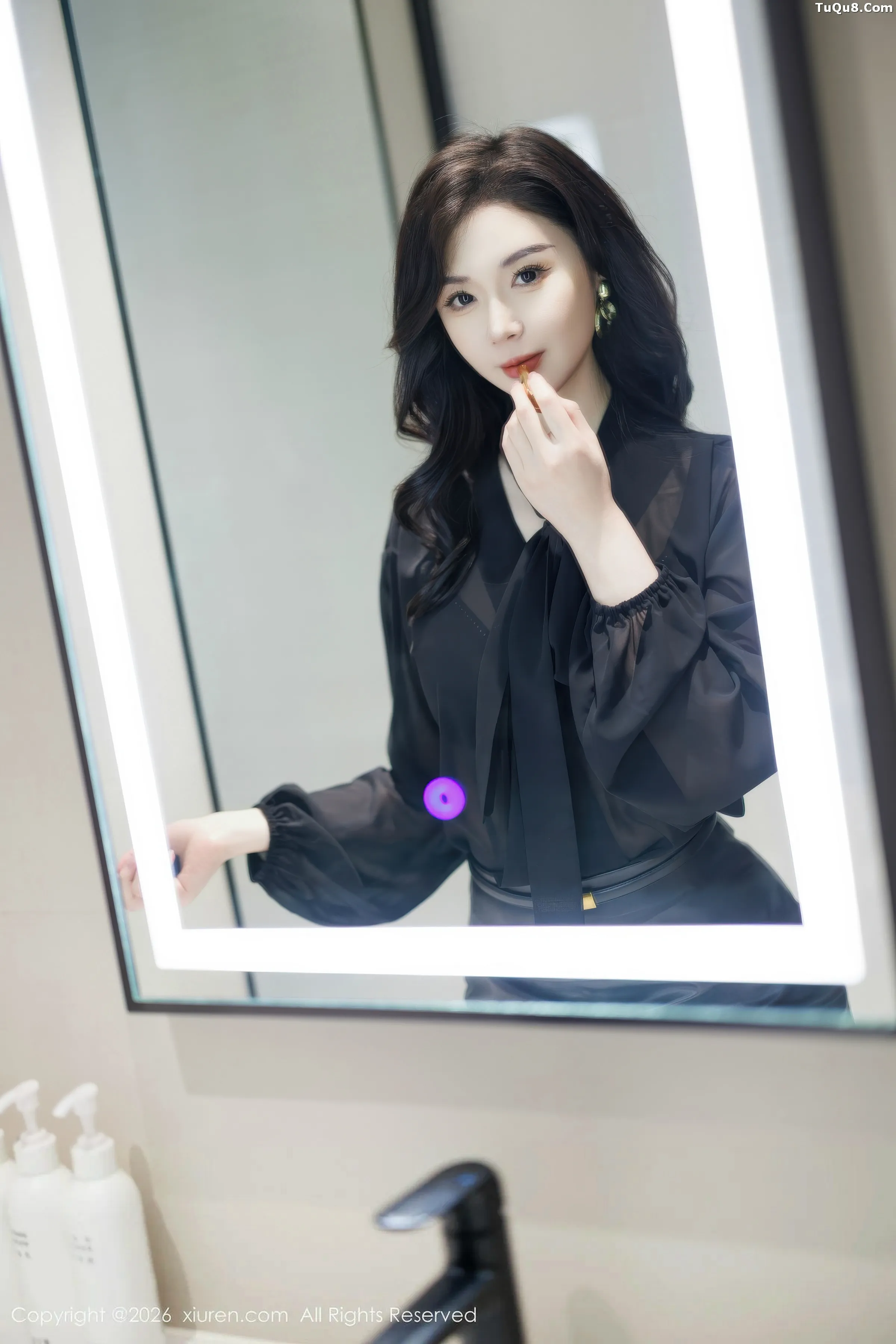 Xinyue sexy black top paired with black leather skirt revealing ultra-thin black stockings showcasing graceful figure stunning photoshoot 90P 5