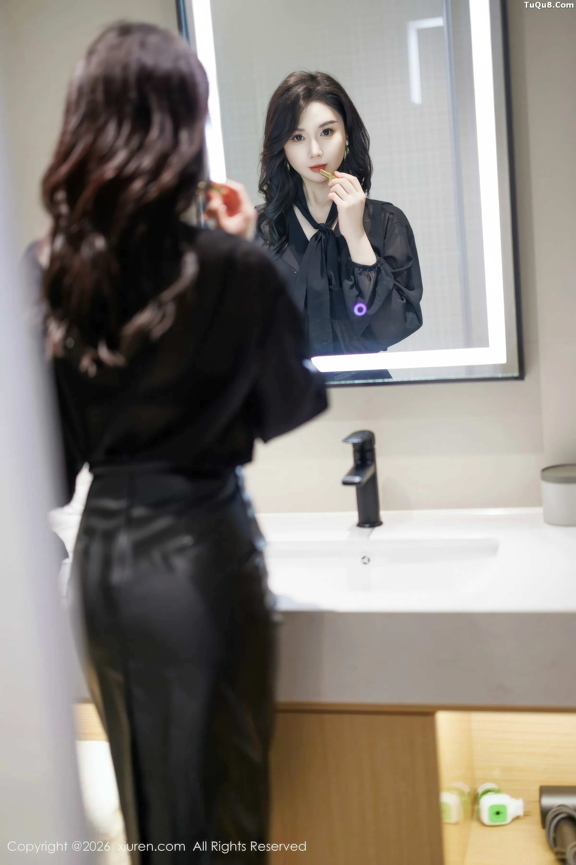 Xinyue sexy black top paired with black leather skirt revealing ultra-thin black stockings showcasing graceful figure stunning photoshoot 90P 6