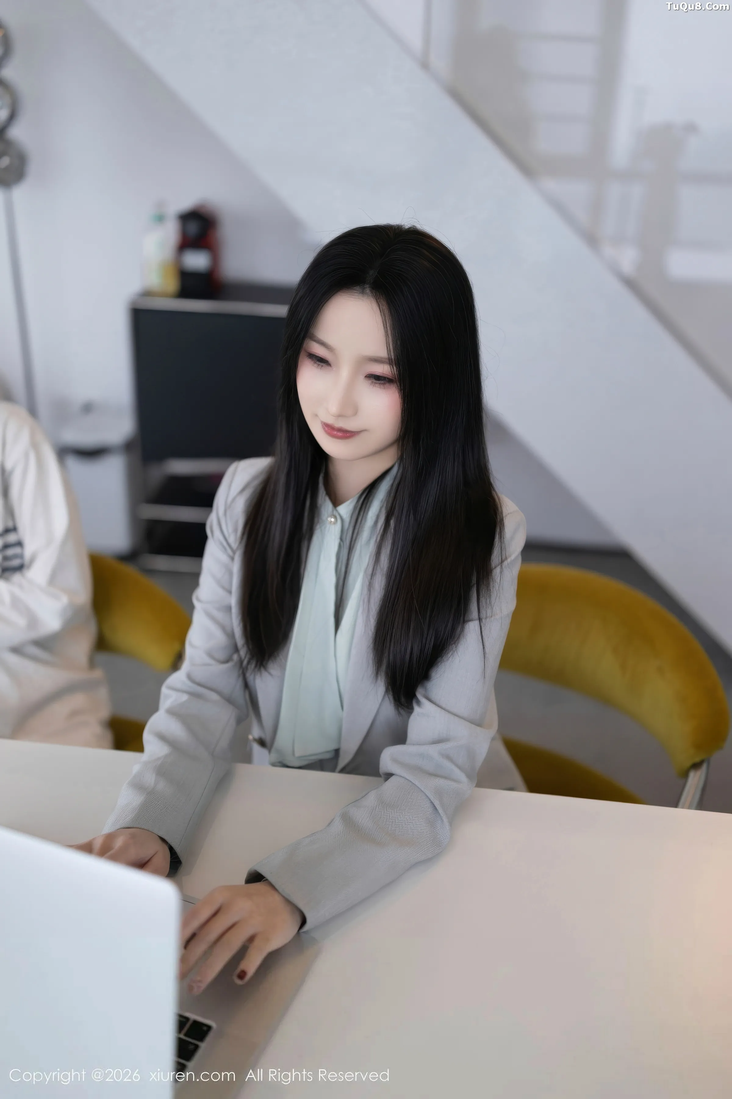 Apricot Yada sexy gray OL outfit revealing white underwear showing graceful figure, alluring and absolutely beautiful photoshoot 81P 3