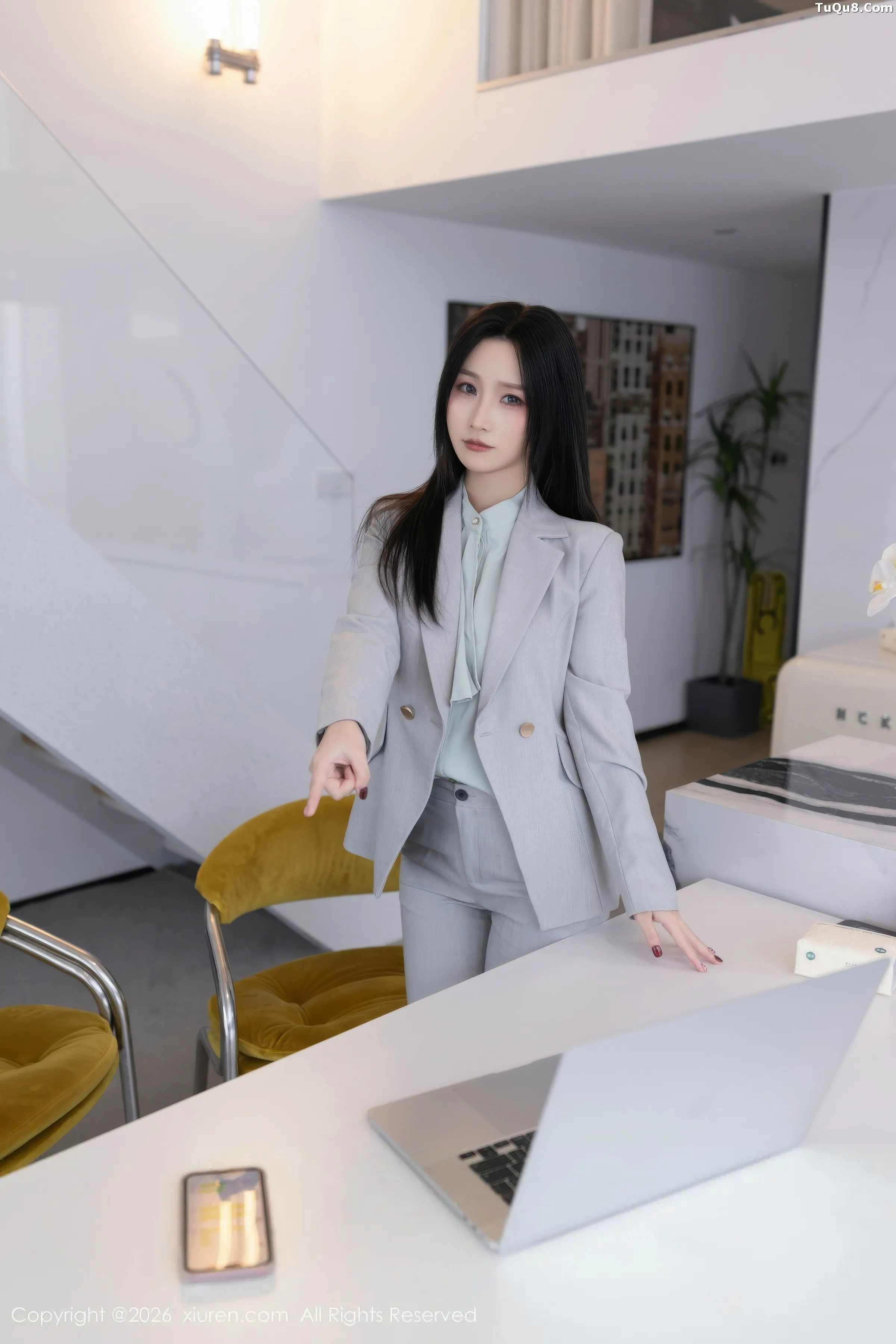 Apricot Yada sexy gray OL outfit revealing white underwear showing graceful figure, alluring and absolutely beautiful photoshoot 81P 7