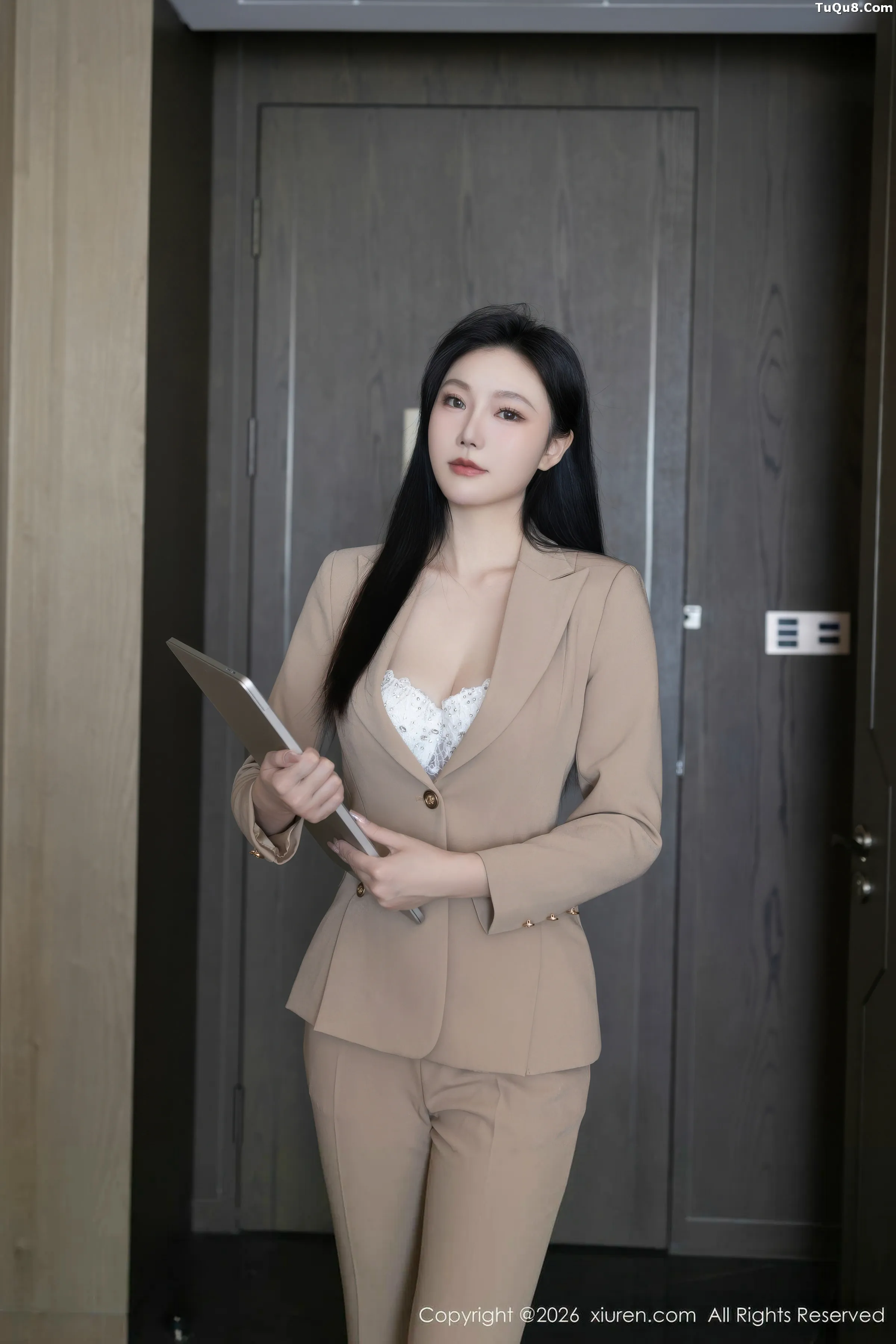 Anran: Sexy Suit, White Lingerie & Sheer Stockings Photo Shoot (72P)