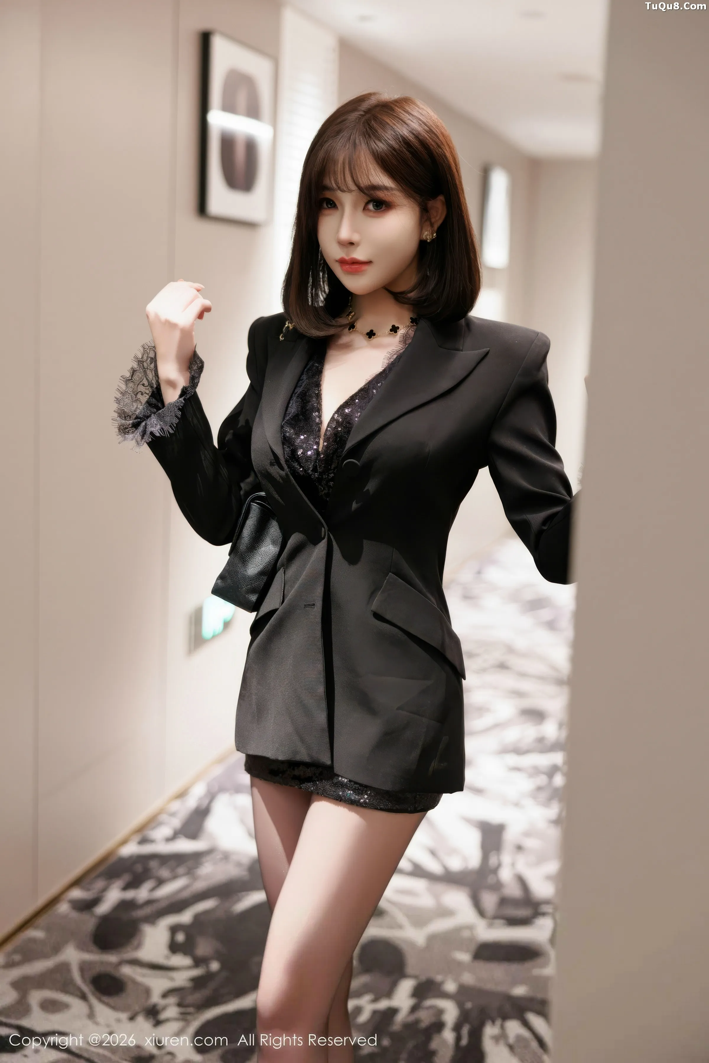 Lizhi Lizhi sexy black suit with ultra-thin black stockings, showing off a graceful figure, charming and absolutely beautiful photoset 100P 7