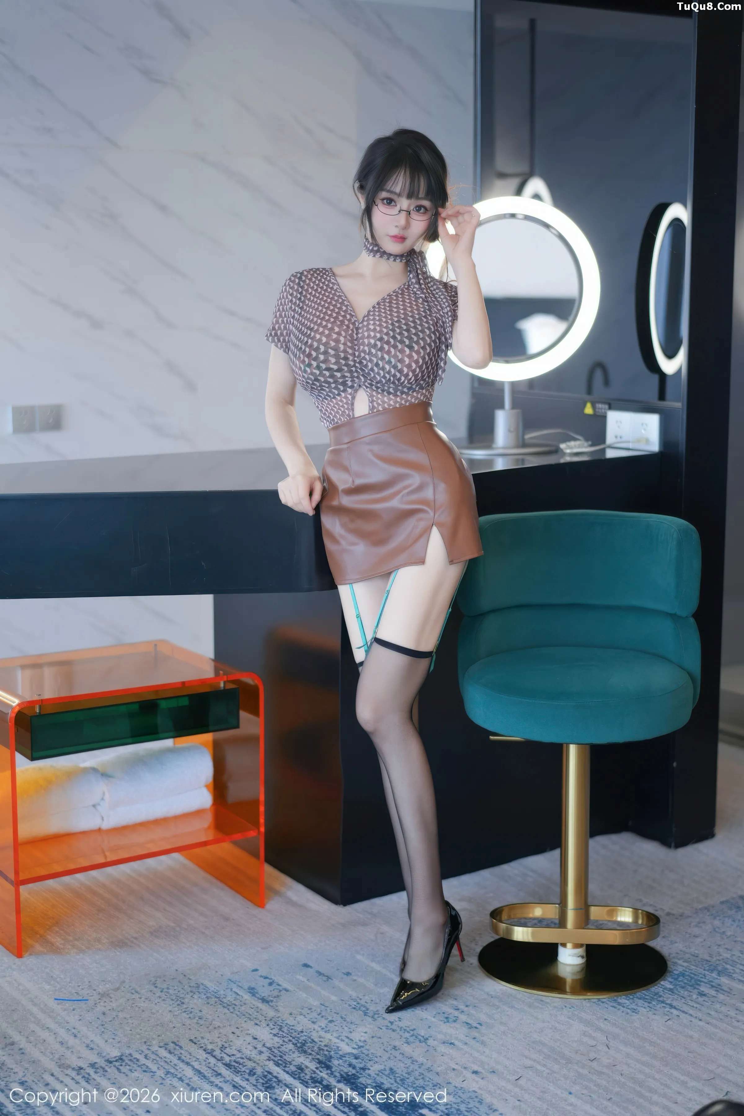 Shen Nanxi RuRu Sexy Warm Gray Top and Leather Mini Skirt Photoshoot with Black Stockings and Garter Belt, Showcasing Beautiful Legs 52P