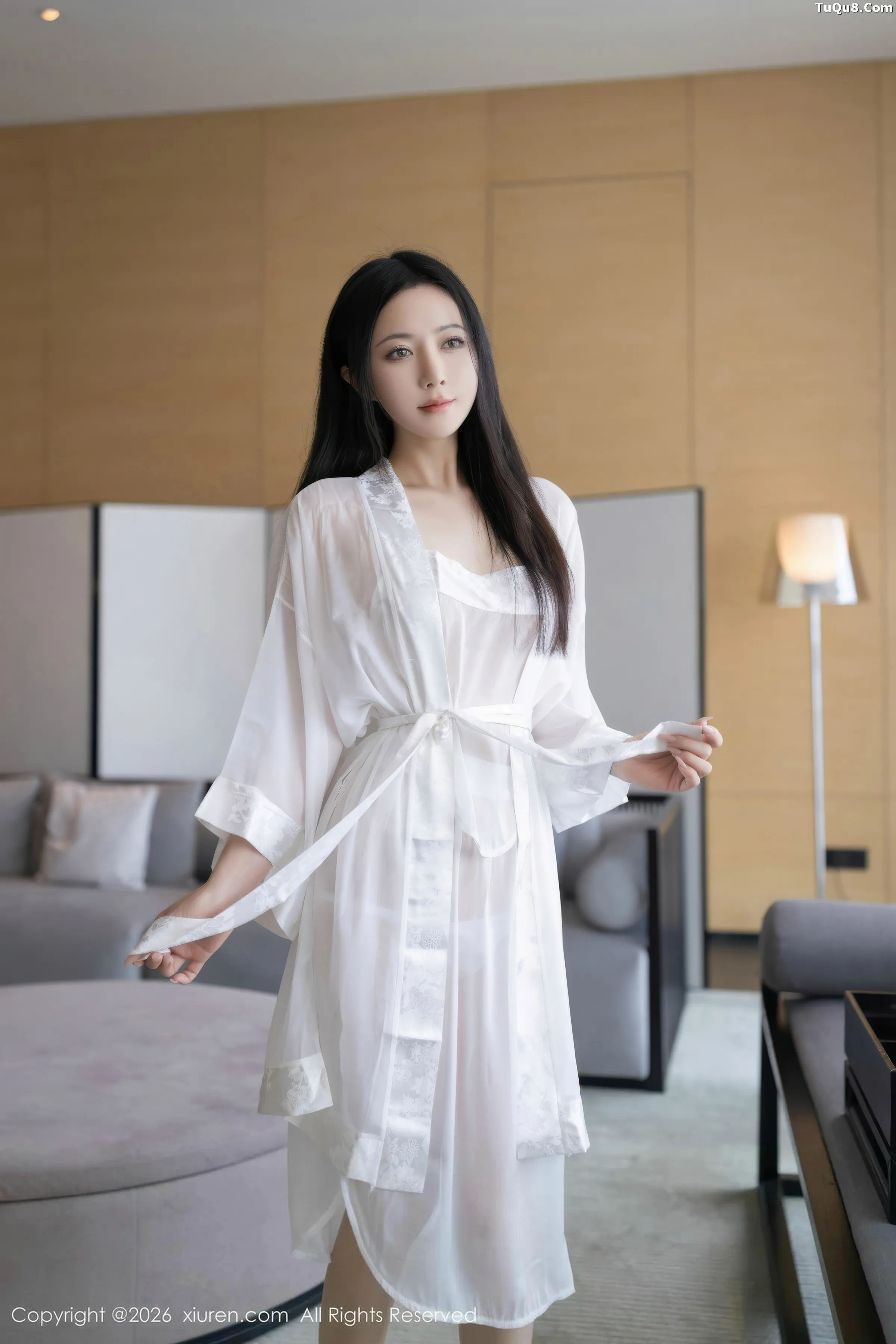 Caviar Fish Sexy White Bathrobe Photo Shoot Featuring Slim Flesh and Perfect Figure 80P