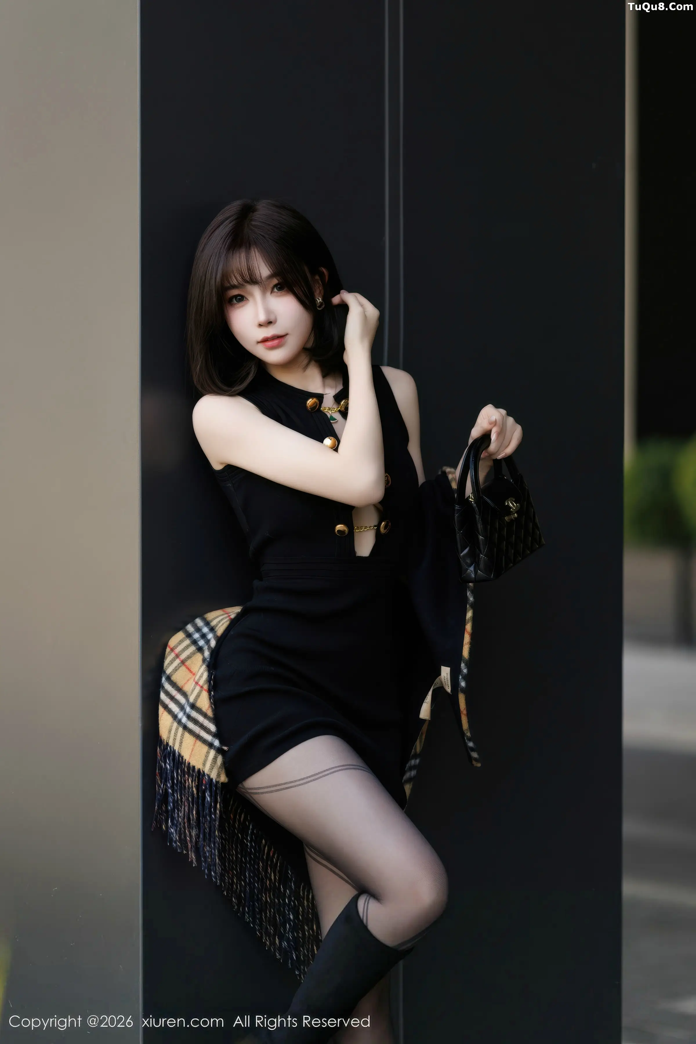 莉芝荔枝性感黑色连衣短裙+黑丝网袜秀完美身材绝美写真100P 3