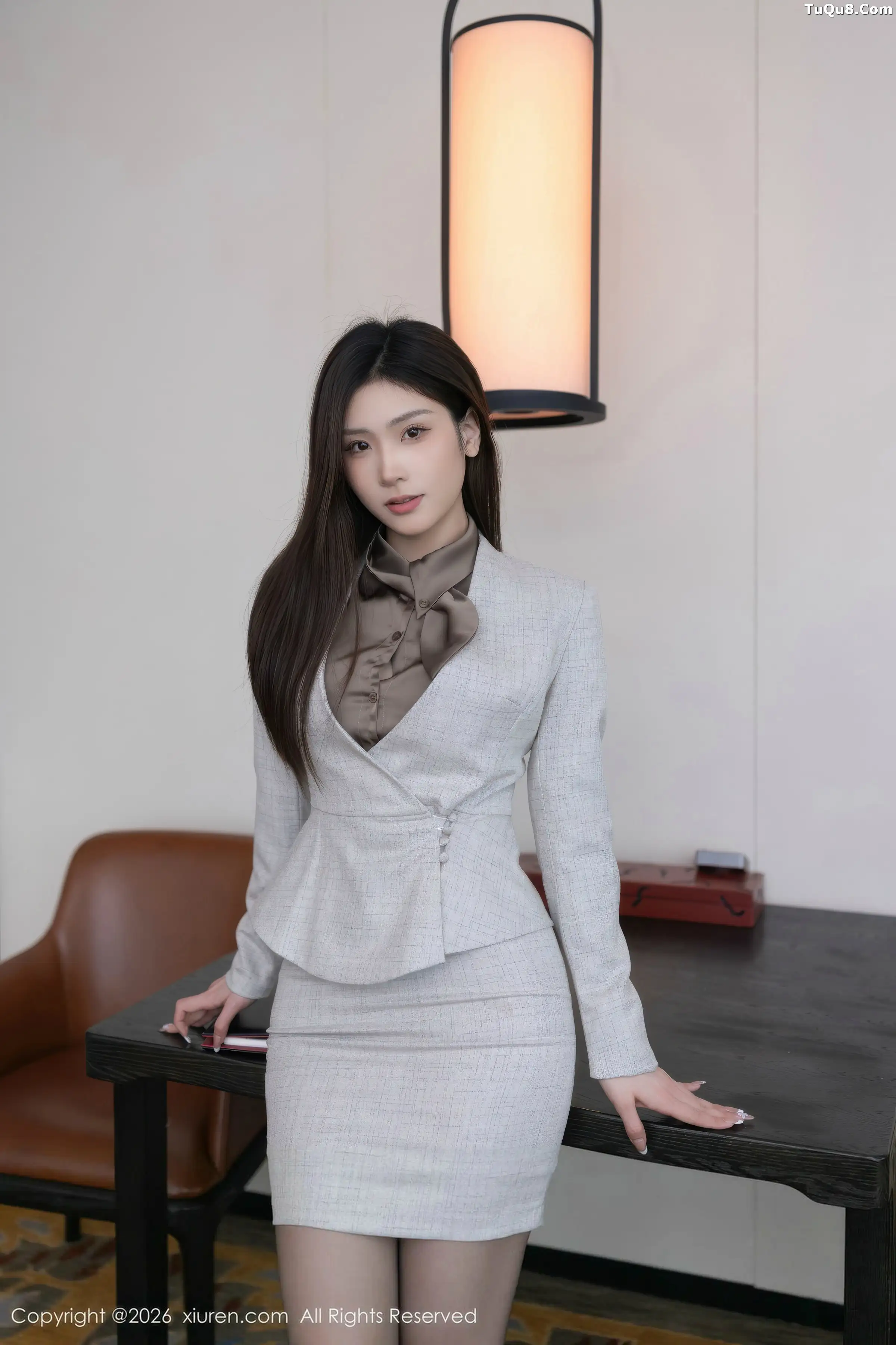Liú Tíngtíng: Sexy Gray Office Lady Outfit with Black Lingerie, Stockings, and Beautiful Legs Photoshoot 70P