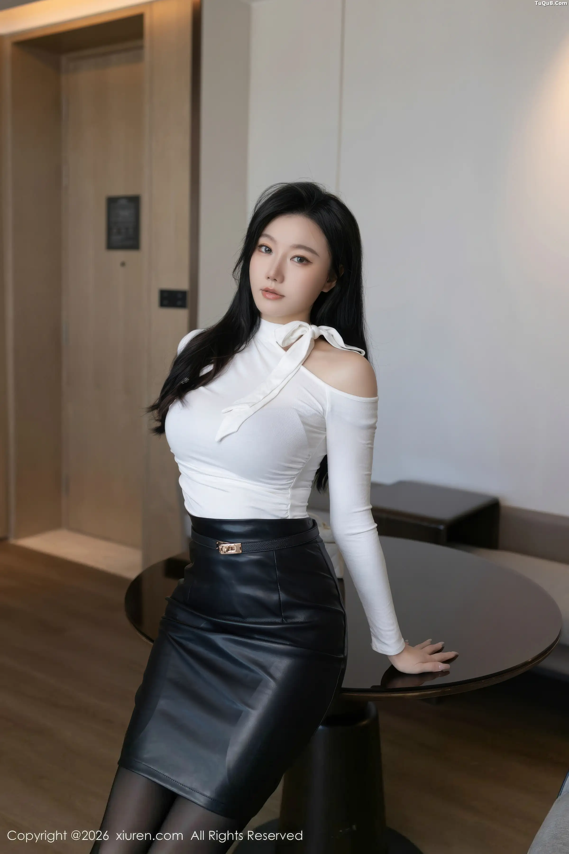 An Ran sexy white top with black leather skirt and sheer stockings, showcasing a graceful figure, beautiful photoshoot 76P 8