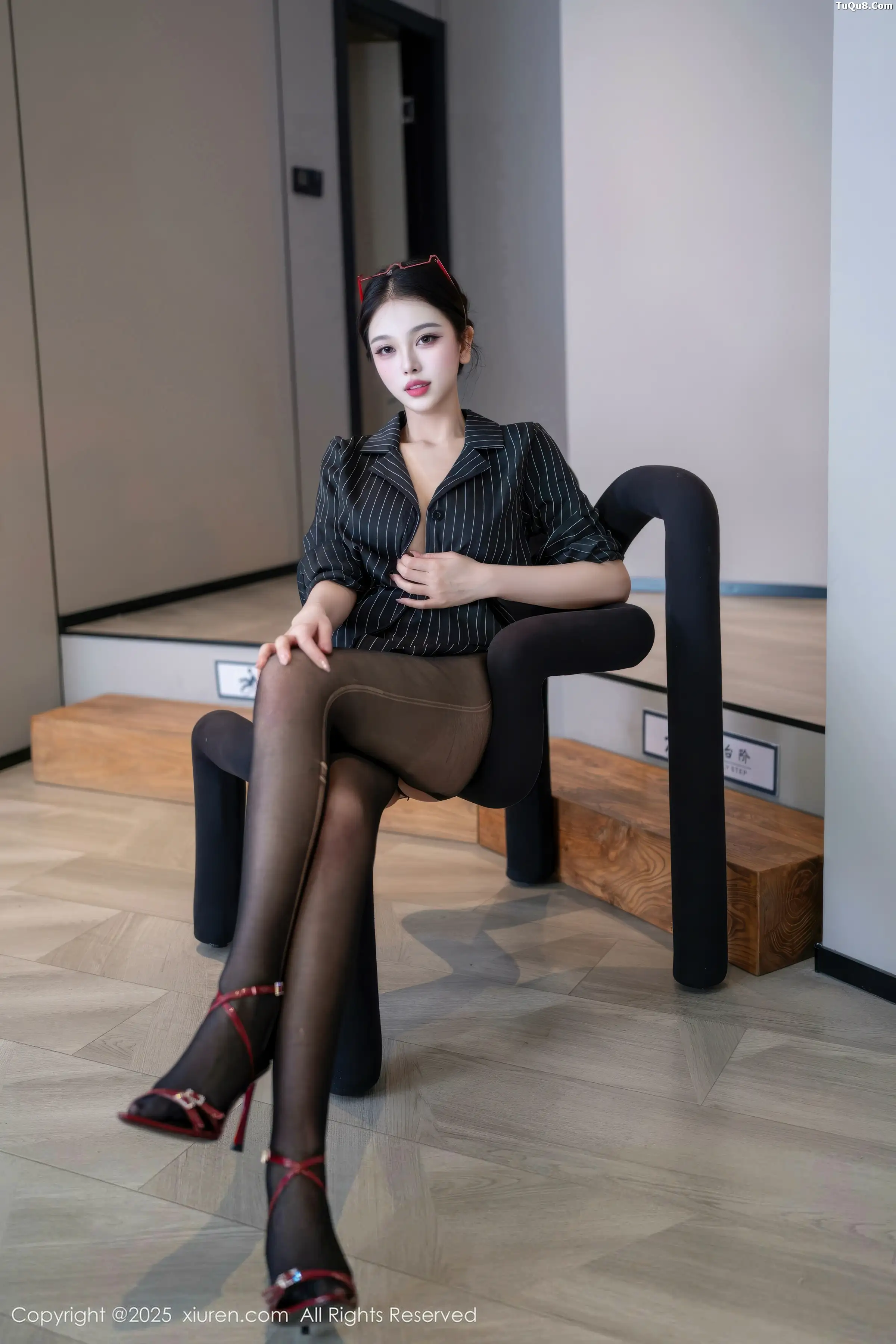 Nuonuozi sexy black shirt with open-crotch black stockings showing graceful figure, seductive gorgeous photos 76P 6