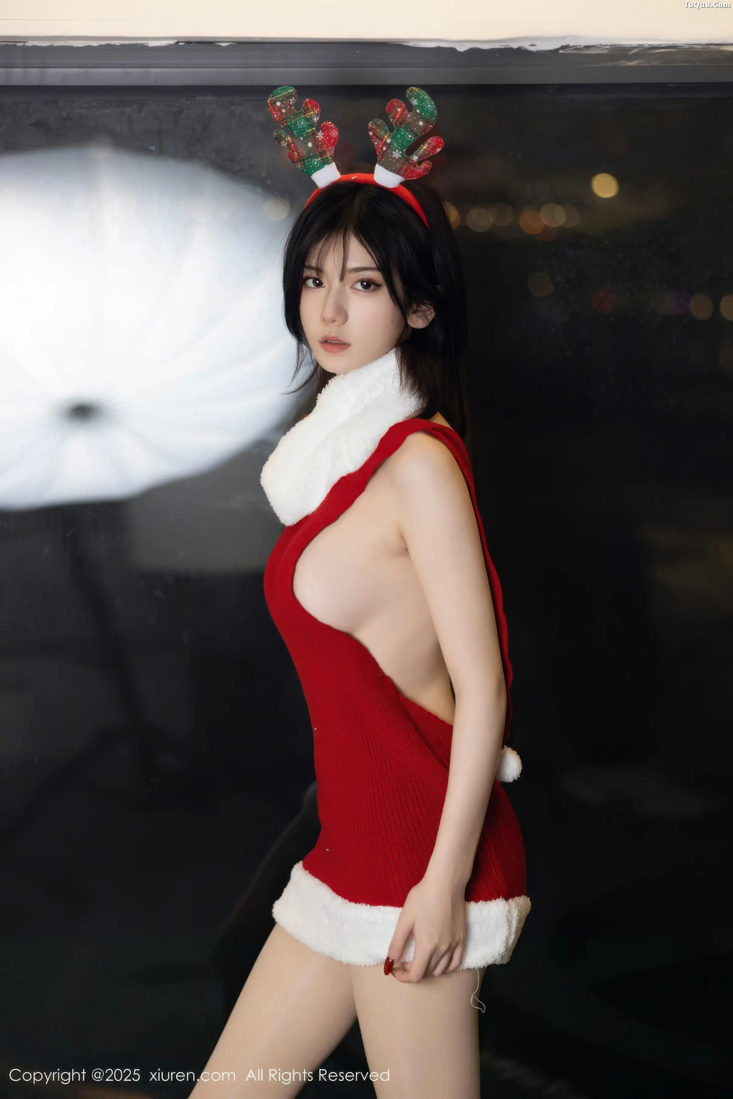 Ling Qiqi's Sexy Red Backless Sweater Photoshoot Showcasing Her Stunning Figure and Alluring Beauty 86P