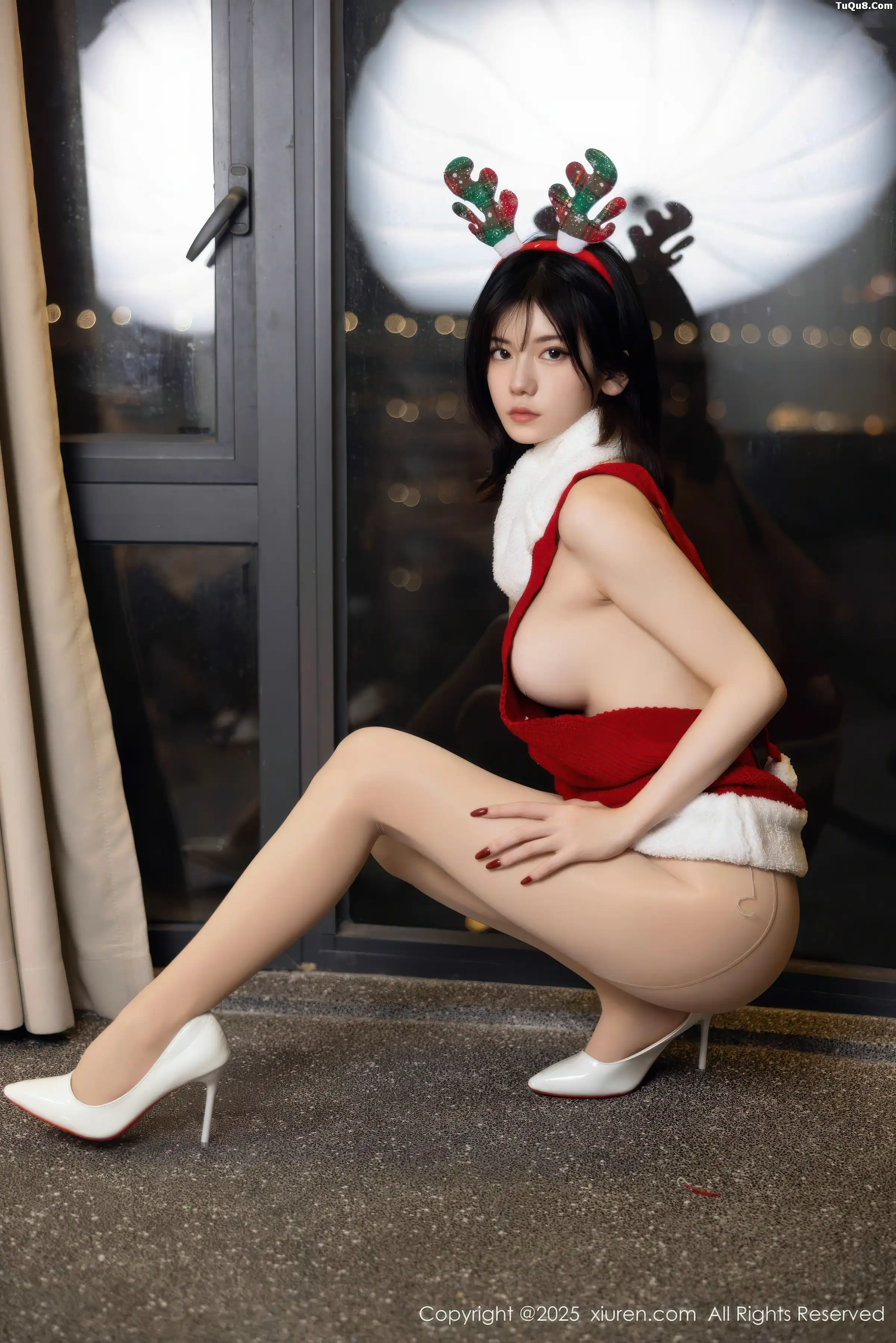 Ling Qiqi sexy red open-back sweater with sheer flesh stockings showing graceful figure, alluring beautiful photo set 86P 6