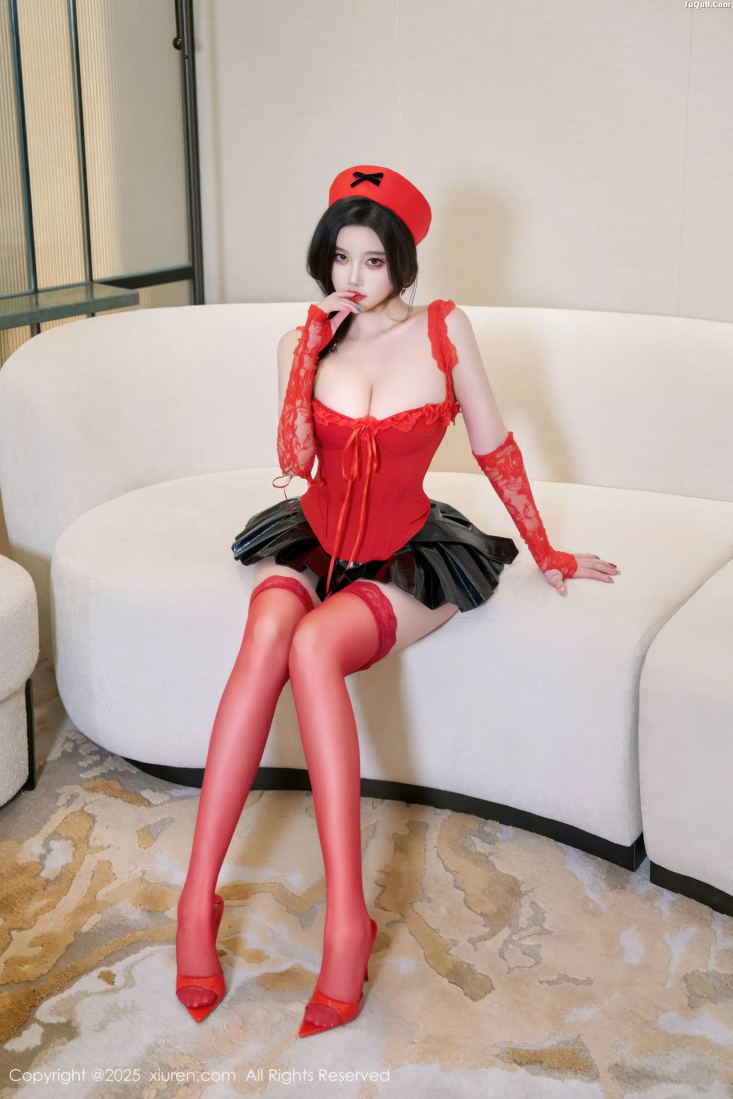 CHENCHEN.Sexy Red Lingerie Outfit with Red Stockings Showing Off Voluptuous Figure Gorgeous Photoshoot 70P 3