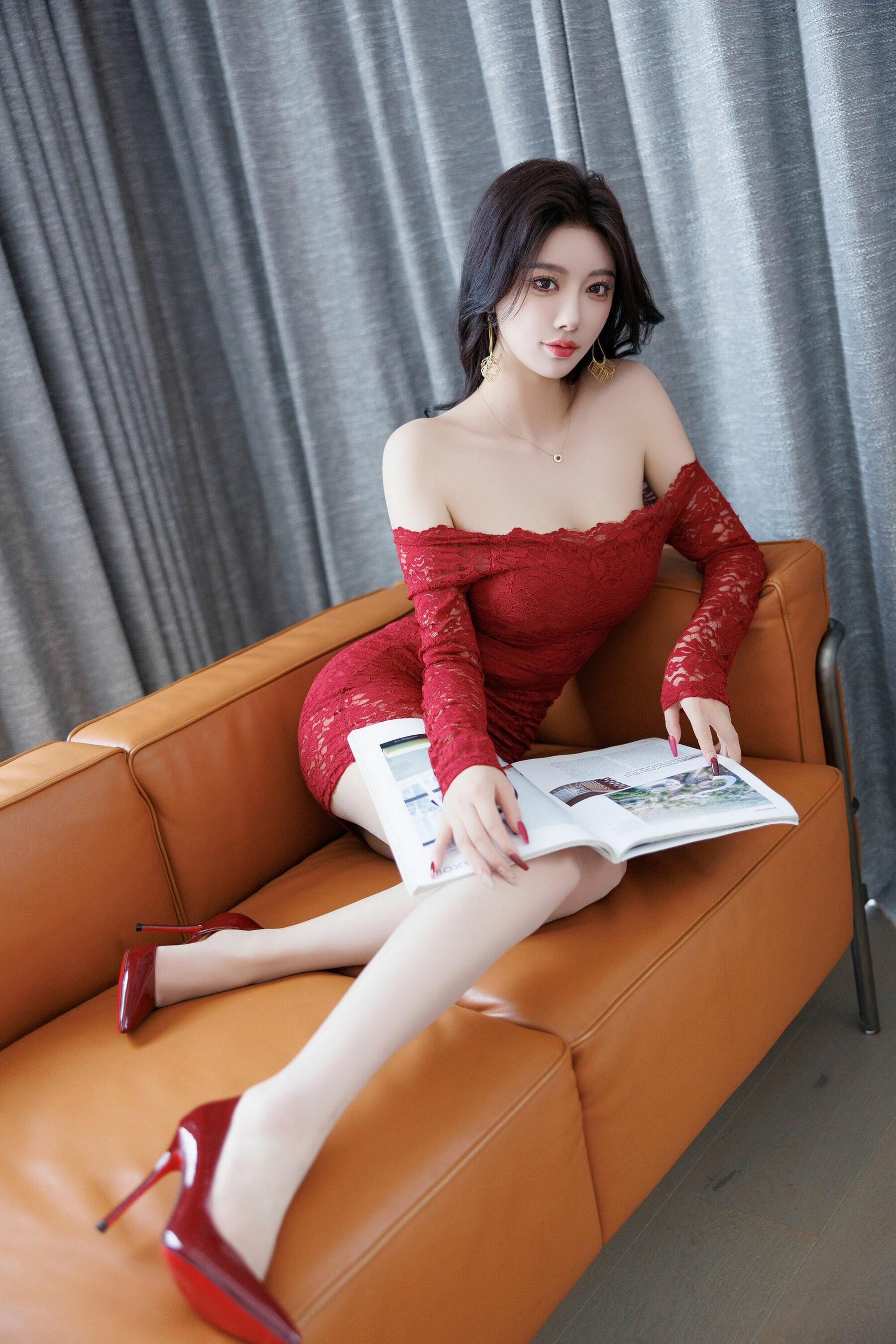 秀人付费 杨晨晨 诱人私拍福利 性感红黑99P 7