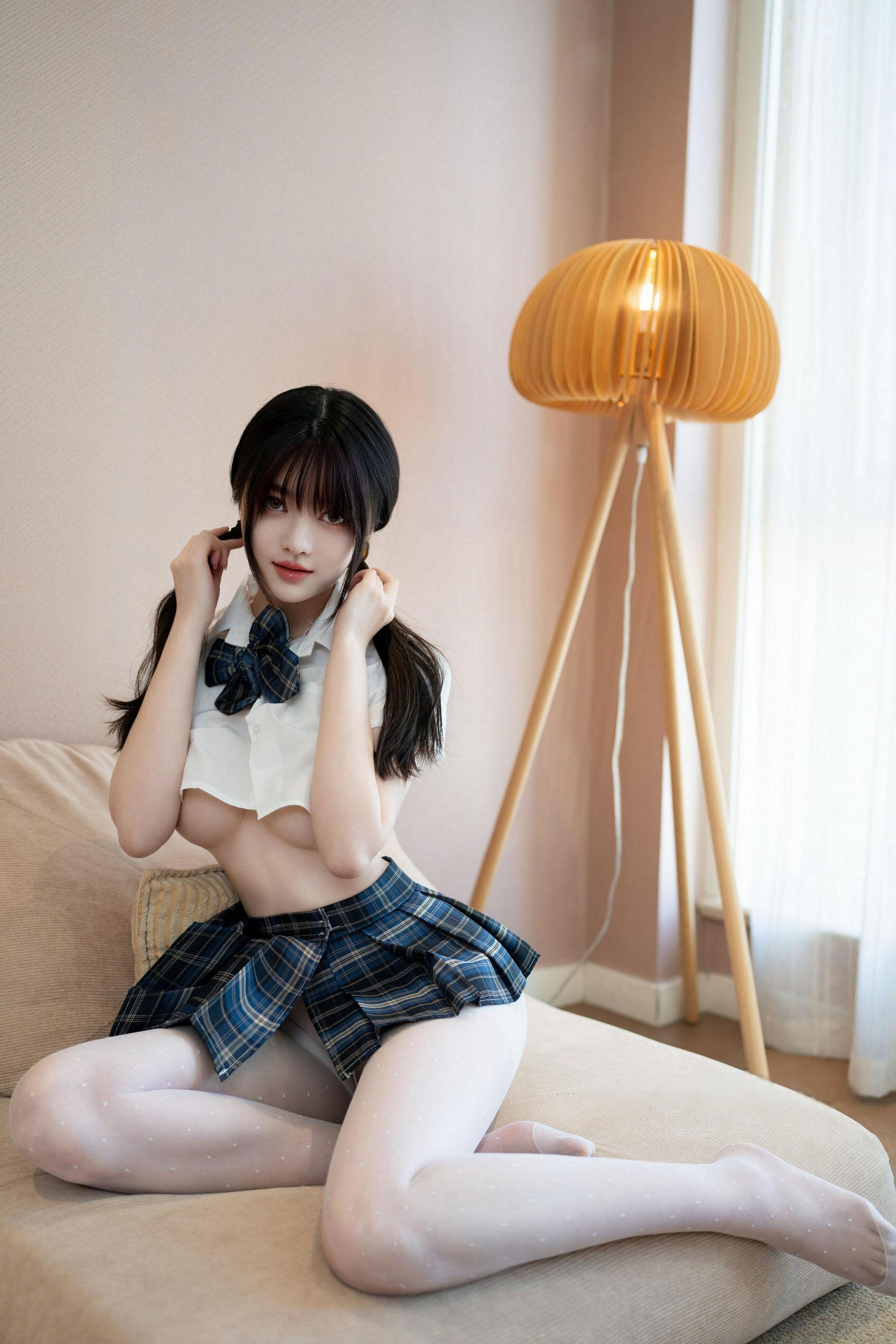 秀人付费 白露lulu 诱人私拍福利 清纯双马尾学妹87P 4