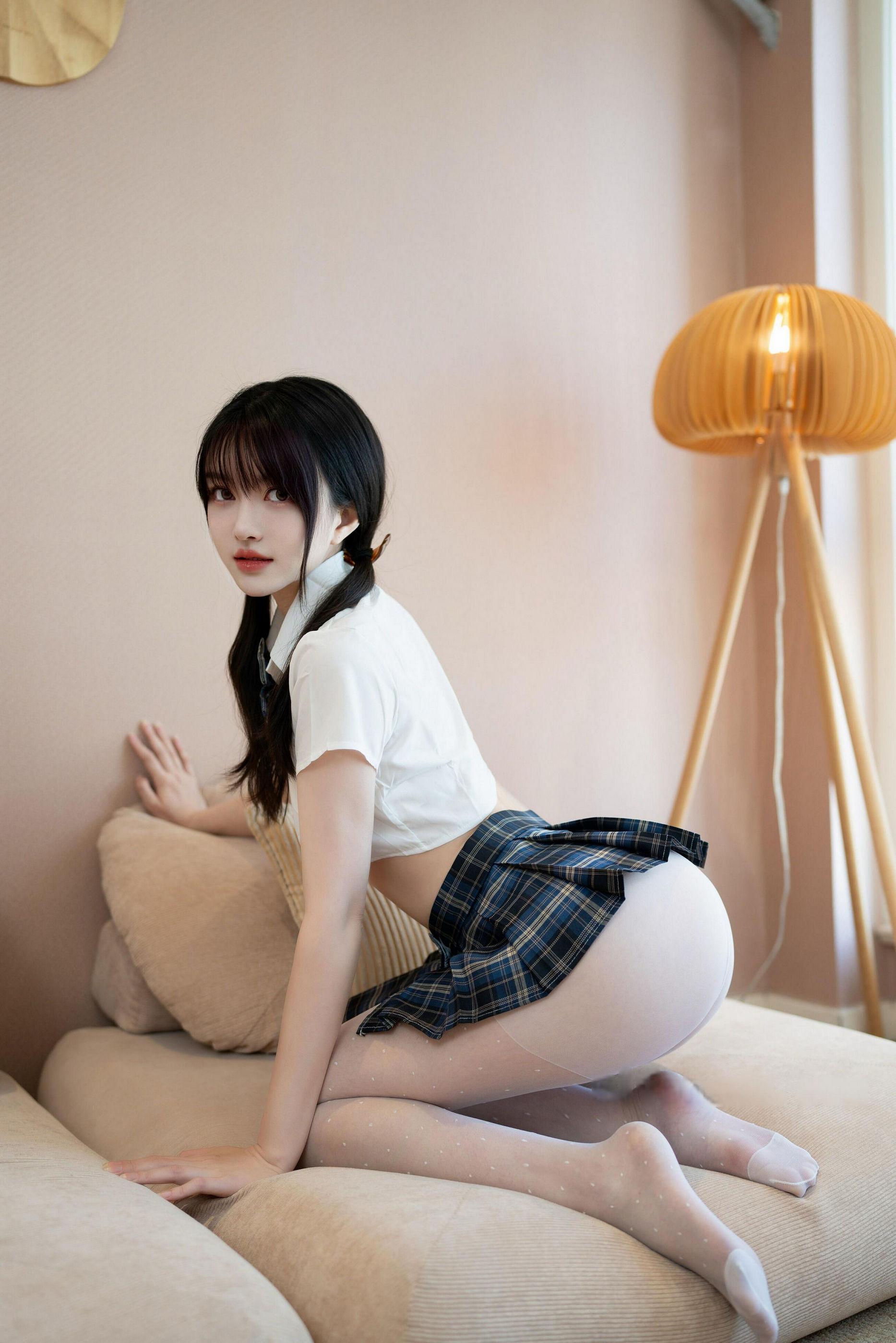 秀人付费 白露lulu 诱人私拍福利 清纯双马尾学妹87P 5