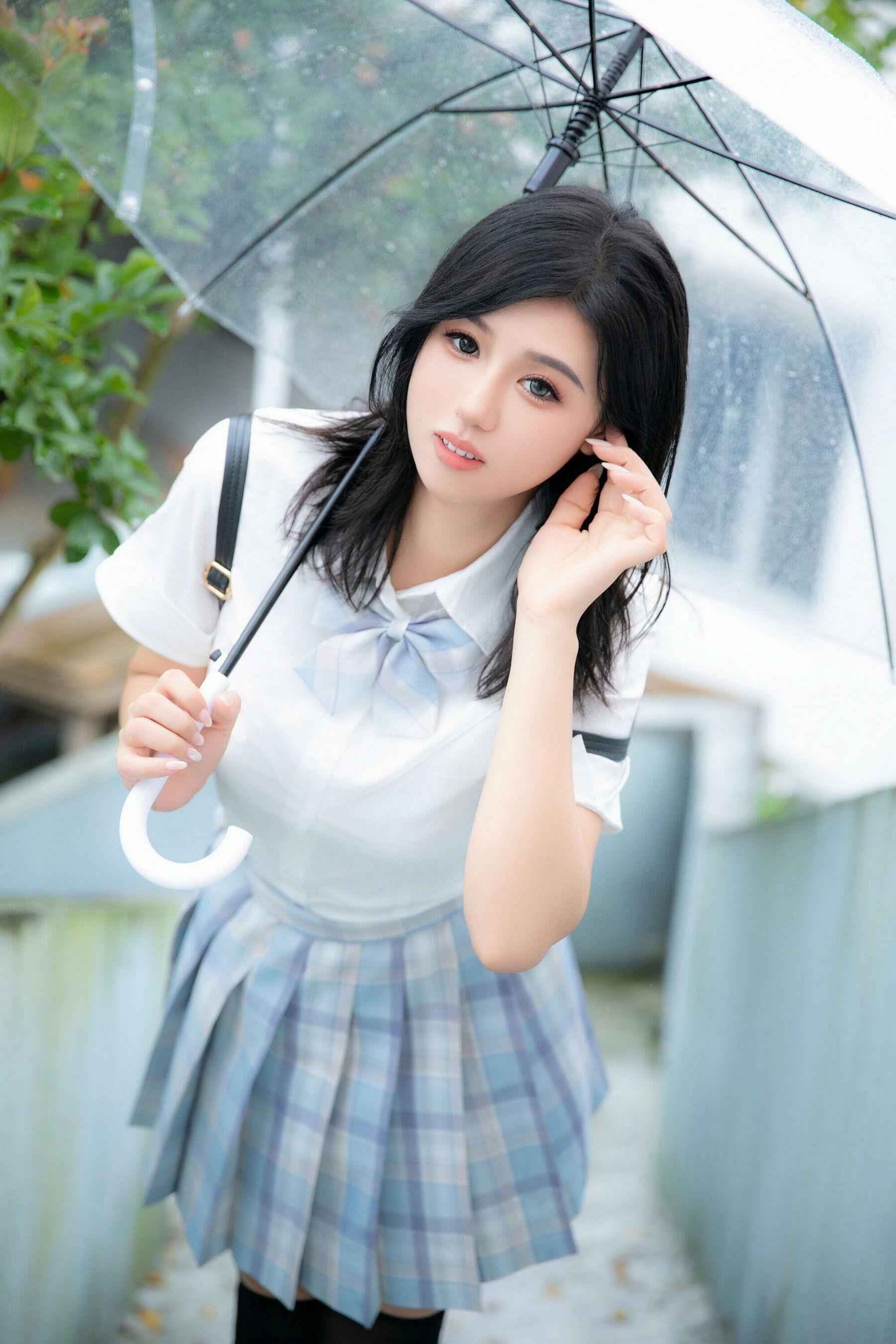 [秀人付费] 金小依 诱人私拍福利 雨中的JK裙93P