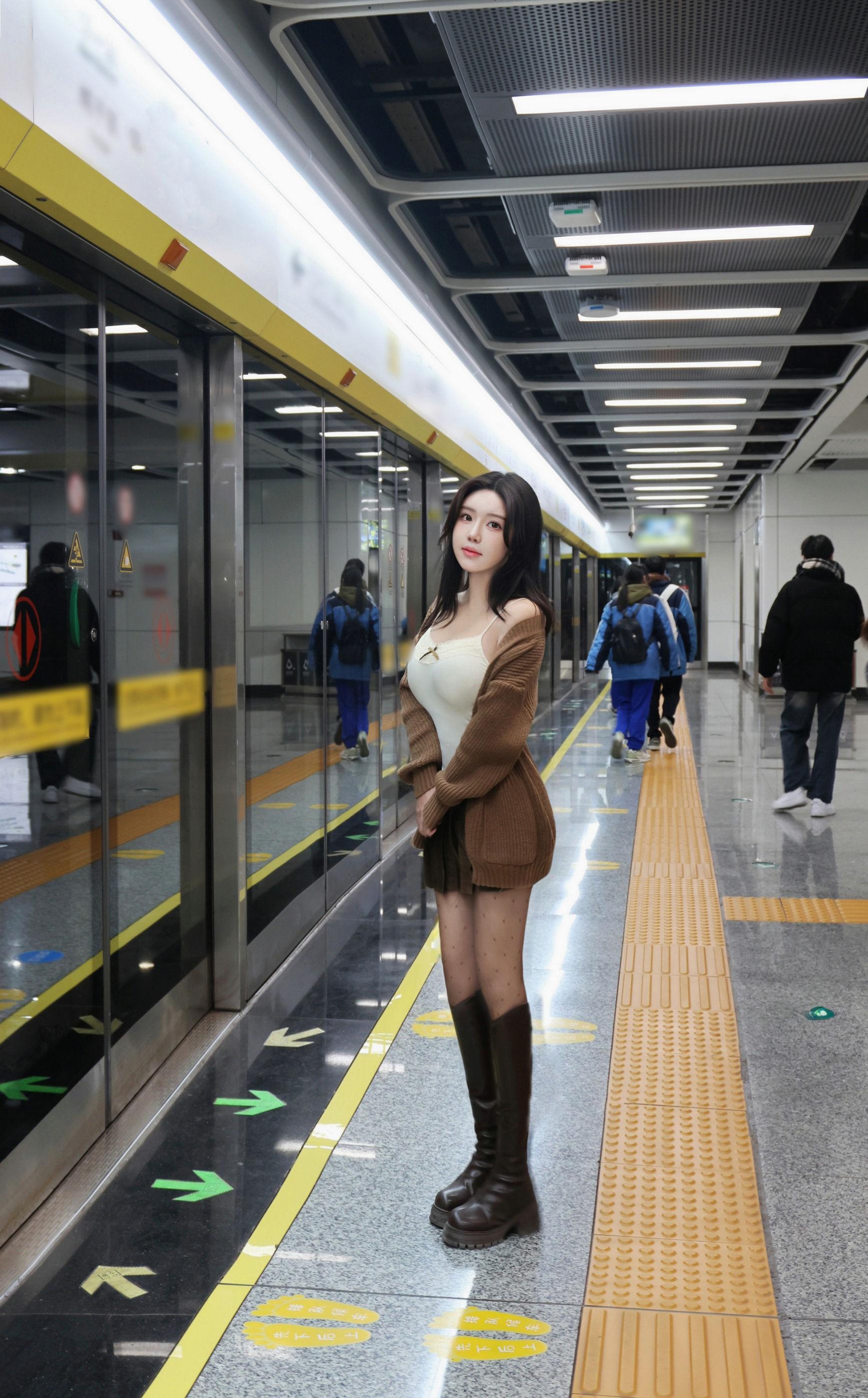 秀人付费 小薯条nienie 诱人私拍福利 兔女郎74P 3