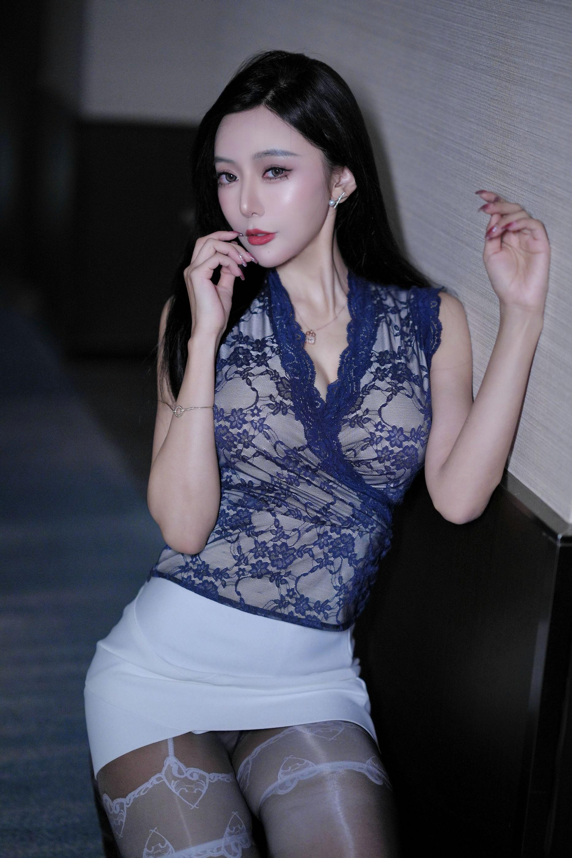 秀人付费 王馨瑶Yanni 诱人私拍福利 瑶里丝74P 2